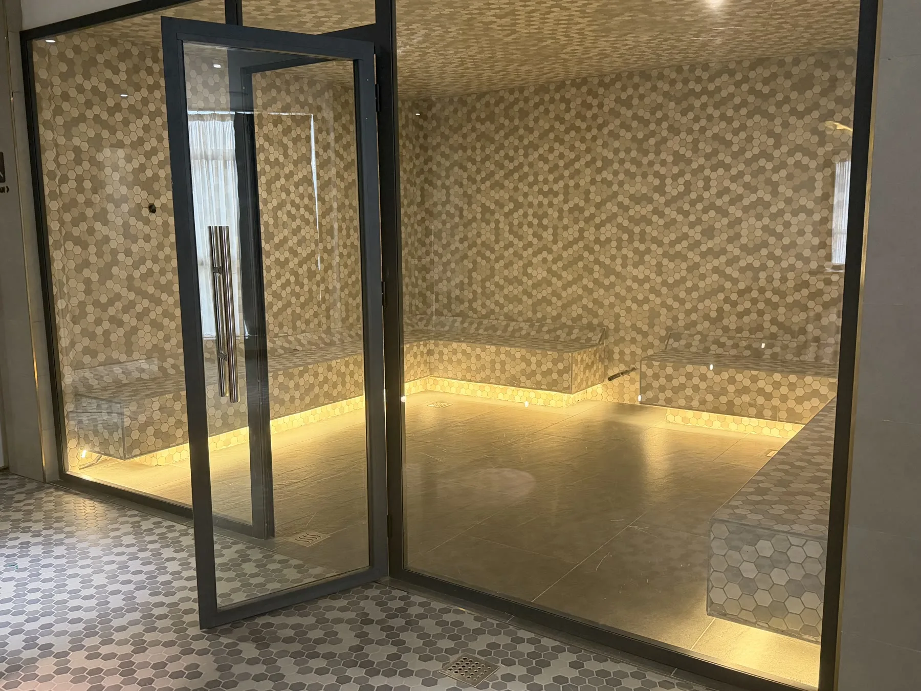 The tiled thermal suite at Merkama